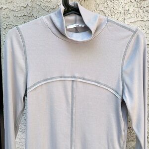 Aritzia Wilfred-free turtleneck size large